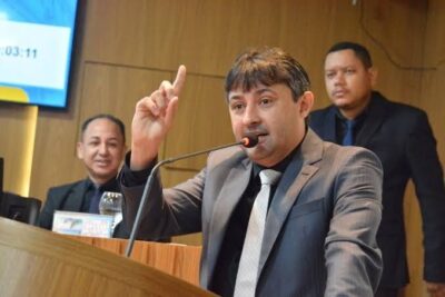 André Campos rebate críticas a Brandão e chama oposicionistas de “aves agourentas”