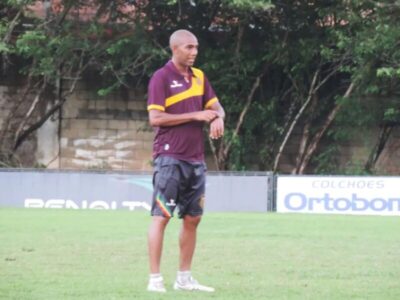Sampaio anuncia Arlindo Maracanã como novo técnico para sequência de 2025