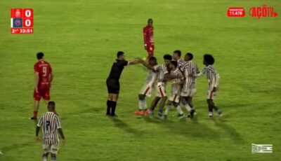 Cenas lamentáveis no futebol maranhense: árbitro empurra jogador e torcedor é conduzido a delegacia após palavras racistas
