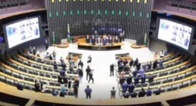 Câmara declara perda do mandato de 7 deputados federais