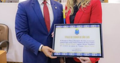 Octávio Soeiro entrega Título de Cidadã de São Luís à médica Marcela Almeida
