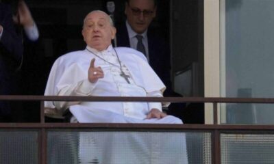 Papa Francisco faz primeira aparição pública após internação