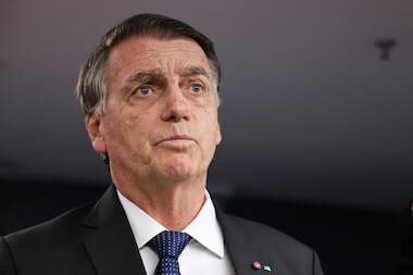 PF faz busca e apreensão com tornozeleira eletrônica em Bolsonaro