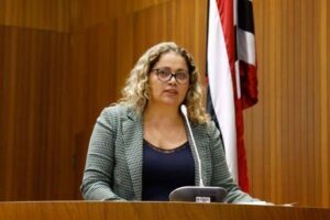 Mical Damasceno critica vice-governador Felipe Camarão e coloca caráter acima de títulos.