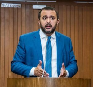 Yglésio chama PCdoB de “Partido Canibalista” e provoca esquerda a denunciá-lo à PGR.