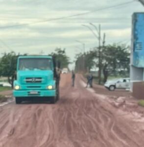 PM realiza blitz em meio a estrada completamente esburacada na MA-014 e revolta motoristas