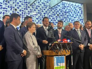 União Brasil e PP decidem votar contra MP de Haddad e dificultam aprovação do pacote fiscal.