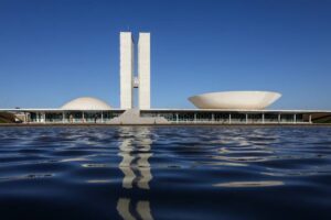 Vetos de Lula a leis sobre pessoas com deficiência geram reação no Congresso e revolta nas redes sociais.