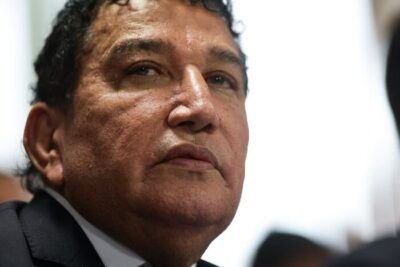 Magno Malta ameaça Moraes: “Põe a mão em Jair Bolsonaro”