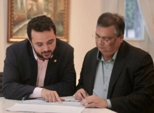 Yglésio acusa Dino de fazer caixa com 484 milhões da EMAP e propõe afastamento de ministro do STF.