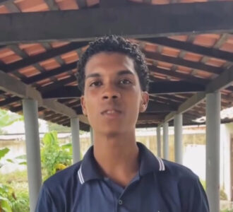 URGENTE: Alunos do Dom Urgarelli cobram governador Brandão por falta de professores em Pinheiro