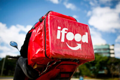 iFood investe cerca de R$ 5 milhões para entregadores concluírem o Ensino Médio