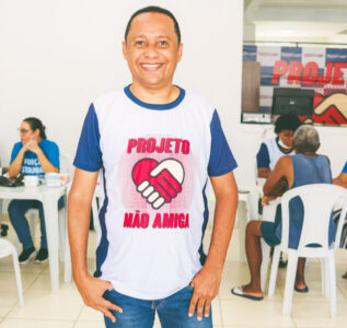 Vereador Marcos Castro reinaugura Instituto com ação social