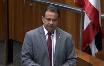 Clima esquenta na Assembleia: Adelmo cobra coerência do PCdoB e questiona críticas ao governo Brandão