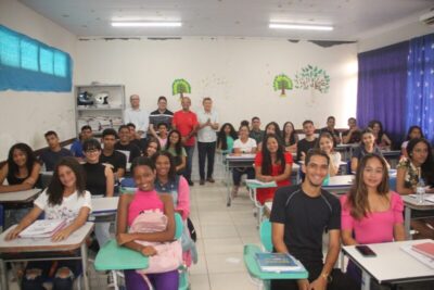 Alunos de Viana e da Baixada ganham “Prepara Enem/CPOP” com direção do professor Marcone Veloso