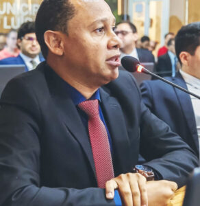 Vereador Marcos Castro diz que licitação agora deve ser foco para resolver transporte público