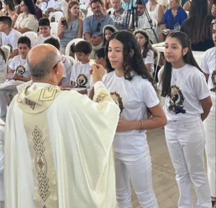 Prefeito Walace Azevedo, parabenizou sua filha Maria Clara, pela conquista da sua 1ª comunhão