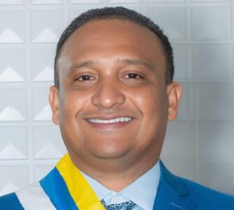 Prefeito Márcio Hominho firma contrato de R$ 1,5 milhão com Construtora Litoral para manutenção predial