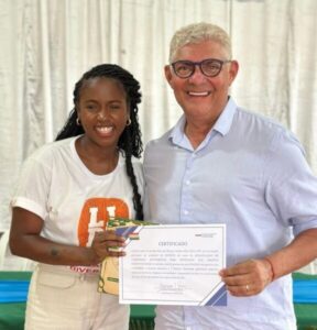 Prefeito Zé Martins participa da entrega de certificados a alunos da Escola de Formação Quilombola Negro Cosme