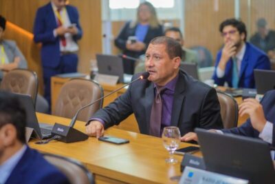 Marquinhos dá piti após Beto Castro receber apoio de vereadores