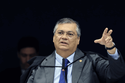 Ministro Flávio Dino intima Frente dos Prefeitos e exige documentos sobre emendas Pix