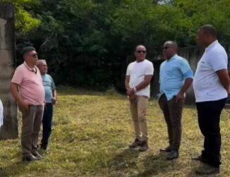 Prefeito Nivaldo Araújo acompanha início das obras da nova creche no bairro Baronesa
