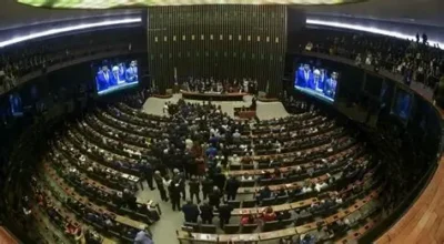 Reação do governo ao veto do congresso sobre IOF gera críticas da oposição