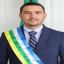 Prefeito de São Pedro dos Crentes é alvo de ação por obra superfaturada e inacabada