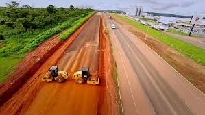PAC emperra: obras paradas, cortes bilionários e falta de transparência expõem fragilidade do programa