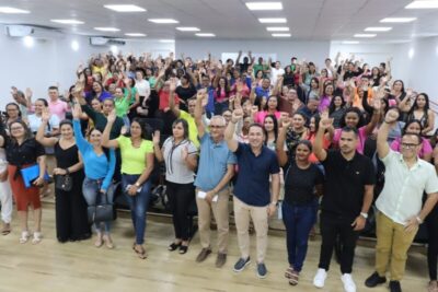 Prefeito André da RalpNet e secretário Zé Arlindo reúnem com gestores escolares em Pinheiro