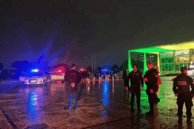 Homem se explode em frente ao STF, em Brasília