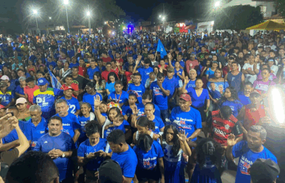 Multidão marca último comício de Cesar Castro em Cachoeira Grande