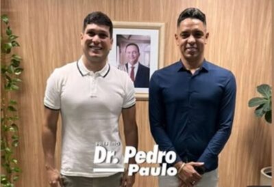 Prefeito Dr. Pedro Paulo, se reuniu com o secretário de saúde do estado em busca de melhorias para o município