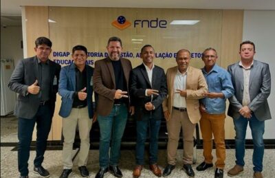 Prefeito de Morros, Paraíba acompanhado de sua equipe visitam o FNDE