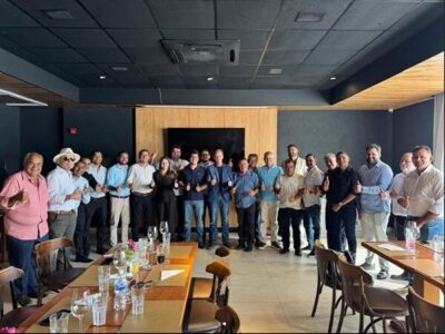 Prefeito Walace Azevedo, participa de almoço com o Ministro dos Esportes André Fufuca, e o deputado federal, Aluisio Mendes