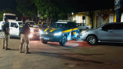 Vídeo! PRF prende suspeitos com carros roubados, na cidade de Caxias