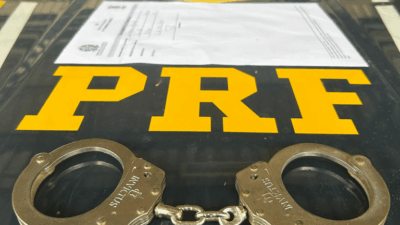 PRF/MA apreende 82 kg de maconha em veículo na BR-010