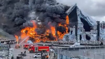 Incêndio destrói palco principal do festival Tomorrowland na Bélgica