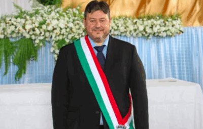Prefeito de Buriti administra prefeitura estando nos EUA