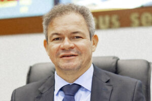 Prefeitura de Timon gasta mais de R$ 3 milhões com festas enquanto população sofre com falta de serviços básicos