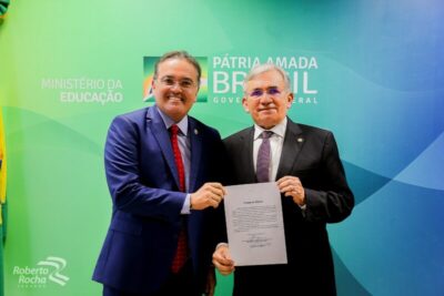 Roberto Rocha prestigia posse de Natalino Salgado para a reitoria da UFMA