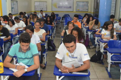 Sesc oferece curso preparatório para vestibular com aulas gratuitas