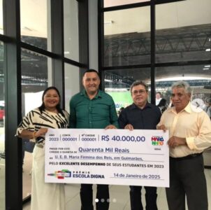 Educação de Guimarães recebe prêmio Escola Digna e prêmio Prefeito Ouro na Educação