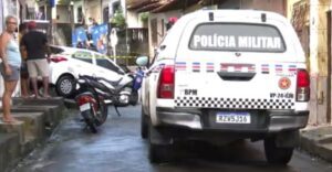 Homem é assassinado e mulher baleada após suposto plano arquitetado por companheiro da vítima