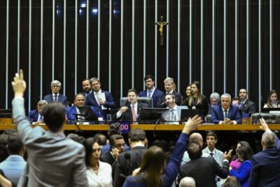Pedido de CPI mista sobre descontos indevidos no INSS é lido em sessão do Congresso