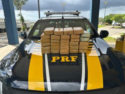 PRF apreende 29 tabletes de cocaína escondidos em carga de soja na BR-135, em São Luís