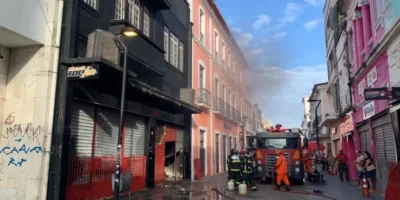 Loja pega fogo na Rua Grande, em São Luís