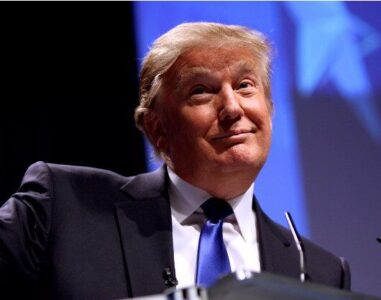 Sem Bombas nucleares, Japão se rende às chantagens de Trump