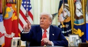 Trump critica China, defende tarifas e diz que só suspendeu tarifas para evitar colapso econômico do país