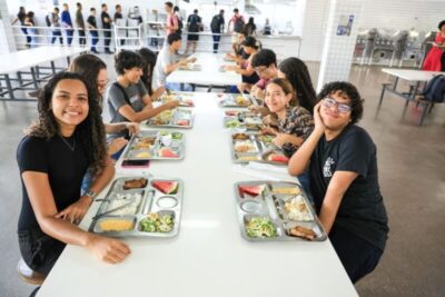 Uema tem único restaurante universitário gratuito do país